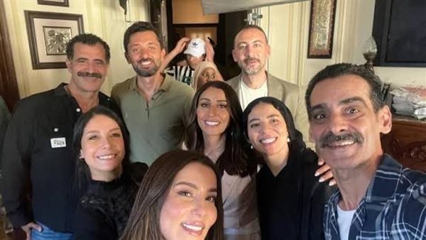 أبطال فيلم طلقني