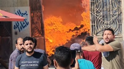 إصابة عامل باختناق بسبب حريق نشب بمخزن مصنع ملابس بالإسكندرية
