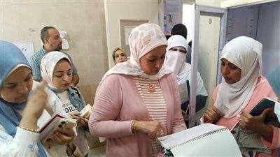 للتأكد من توافر الأدوية.. وكيلة مديرية الصحة بالإسكندرية تتابع العمل بشرق المدينة