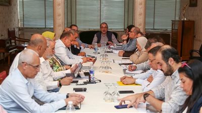 وزير قطاع الأعمال: 75% من إنتاج شركة الحرير الصناعي للتصدير بعد إعادة تشغيل خطوط الإنتاج