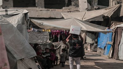 اللجنة المصرية في غزة تطلق حملة قلوب تتخطى الحدود لتوزيع المساعدات في القطاع