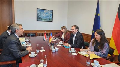 سفير مصر في برلين يبحث مع وزير الدولة بالخارجية الألمانية تعزيز العلاقات ومستجدات الأوضاع بالشرق الأوسط