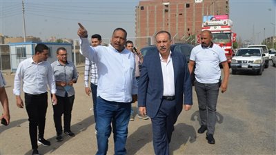 محافظ أسيوط يتفقد طريق نزلة عبد اللاه بحي شرق ويوجه بتعديل نقاط الدوران لتحقيق السيولة المرورية