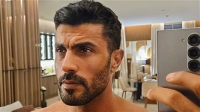 محمد سامي ينشر أول صورة من كواليس تصوير مسلسله 8 طلقات في رمضان 2026: طه الإمام جاهز