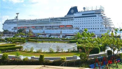 على متنها 2700 سائح.. ميناء بورسعيد يستقبل السفينة MSC Armonia | صور 