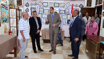 محافظ سوهاج يتفقد مقار اللجان استعدادًا لانتخابات مجلس النواب