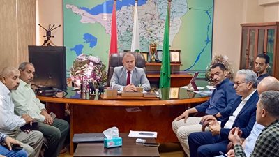 اجتماع موسع بشركة مياه الفيوم لمتابعة جاهزية القطاعات خلال فترة انتخابات مجلس النواب