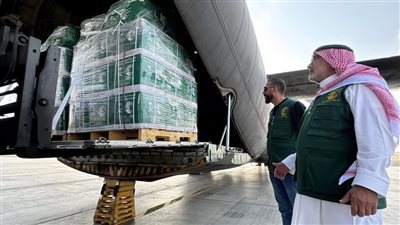 وصول الطائرة الإغاثية السعودية الـ72 إلى مطار العريش تمهيدًا لنقل المساعدات إلى غزة