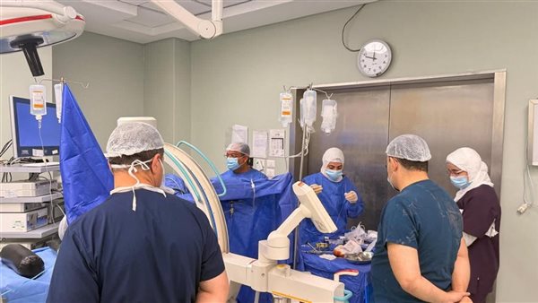 الفريق الطبي بمستشفى