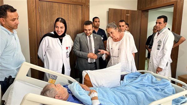 قنصل فرنسا تشيد بمجمع