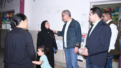 محافظ الفيوم يتفقد عددًا من لجان التصويت بانتخابات مجلس النواب خلال الفترة المسائية