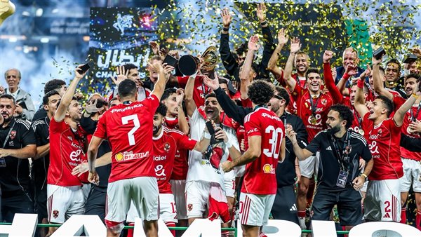 لاعبو الأهلي