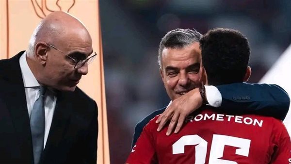 زيزو يتجاهل مصافحة