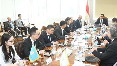 الإسكان تبحث مع شركة جيانجسو فينجاي الصينية فرص التعاون بملف تحلية مياه البحر