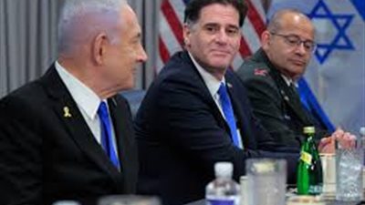 وزير الشؤون الاستراتيجية الإسرائيلي رون ديرمر يستقيل من حكومة نتنياهو