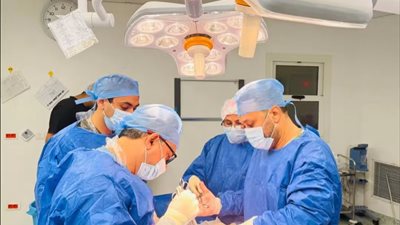 فريق طبي ببورسعيد ينقذ مريضة بعد العثور على 8 فوط جراحية داخل بطنها