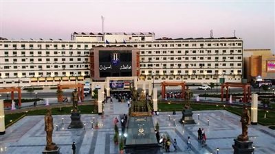 محافظ أسوان يهنئ الفائزين في انتخابات مجلس النواب 2025