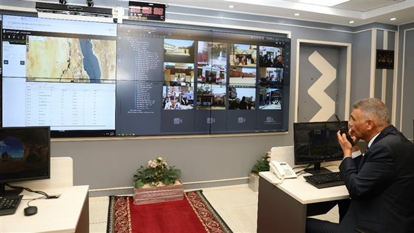 محافظ أسوان