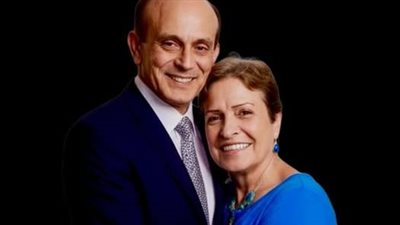 اقترب اللقاء.. محمد صبحي يطالب أدمن صفحته بإحياء ذكرى زواجه الـ52