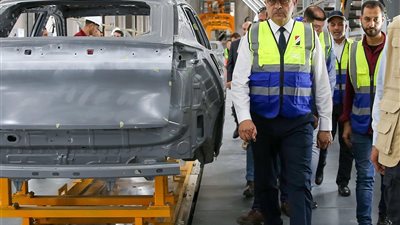 قطاع الأعمال: النصر للسيارات تستعيد نشاطها بعد توقف 15 عامًا.. ونستعد لإطلاق أول حافلة كهربائية مصرية