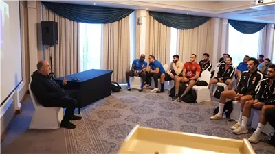 رسائل حماسية من الغزاوي للاعبي يد الأهلي قبل نهائي السوبر