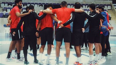 يد الأهلي يختتم استعداده لنهائي السوبر المصري أمام سموحة في الإمارات