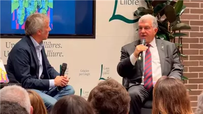 خوان لابورتا: ندرس بناء تمثال لميسي في ملعب كامب نو الجديد