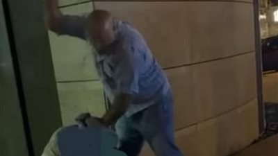 ضرب وحشي وإهانات.. القصة الكاملة لـ اعتداء شخص على قاصر في بيروت 