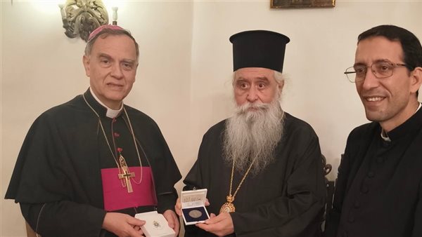 سفير الفاتيكان يزور