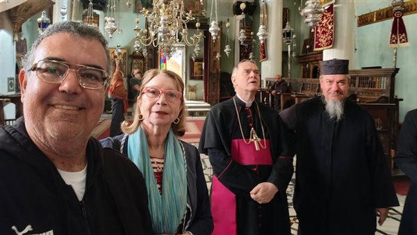 مجموعة من السياح