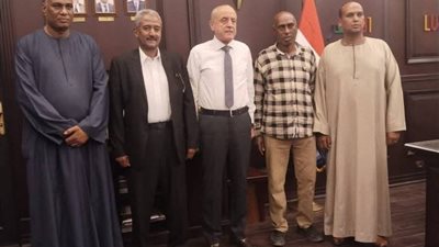 محافظ الأقصر يستقبل أهالي قرية الأقالتة لبحث مطالبهم بشأن نجع عليو