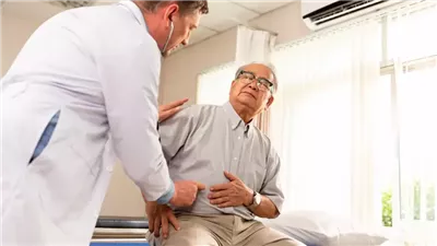 المرض الصامت الذي يهدد الرجال.. كيف قد يقود الارتجاع الحمضي إلى سرطان المريء؟ 