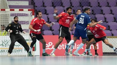 الأهلي يتوج بكأس السوبر لكرة اليد بعد الفوز على سموحة 