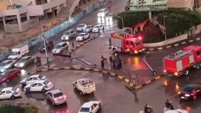 سقوط أعمدة إنارة ولافتات مرشحي النواب ببورسعيد بسبب الطقس السيئ| صور 