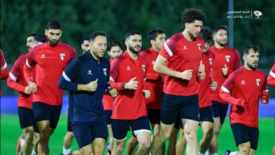 حامد حمدان يقود منتخب فلسطين أمام فريق الباسك وديًا.. والدباغ بديلًا