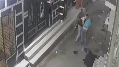 أمن المنوفية يفحص فيديو ادعاء اعتداء شخصين على شاب ووالدته في الشارع