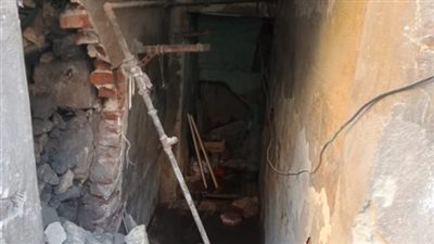 انهيار جزئي بعقار في منطقة ساحل روض الفرج أمام مطعم بيبو| صور