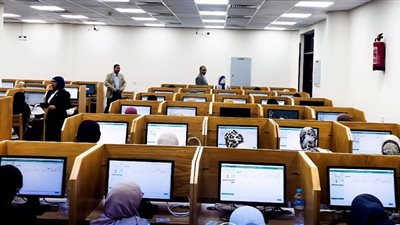 انطلاق ماراثون امتحانات منتصف الفصل الدراسي الأول إلكترونيا في 7 كليات بجامعة سوهاج الأهلية