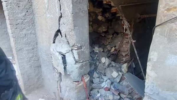 انهيار أجزاء من عقار