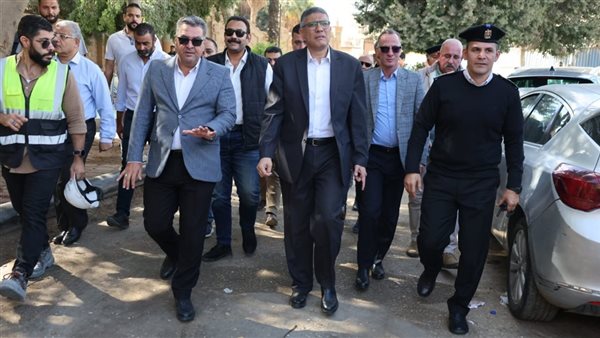 جانب من جولة المحافظ