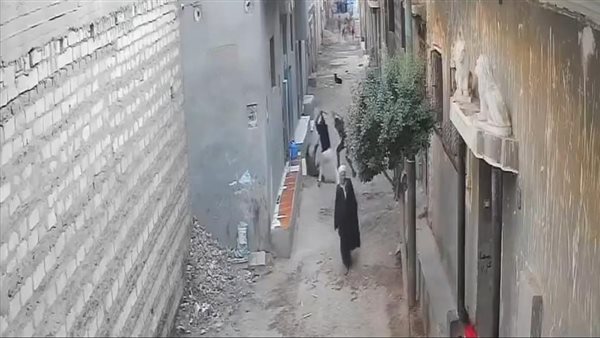 التعدي على شاب بالعصي