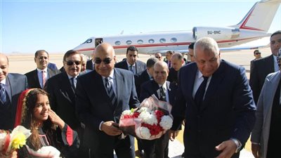 محافظ الوادي الجديد يستقبل وزير العدل قبل انطلاق جولة تفقدية