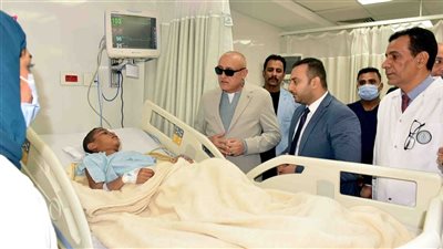 محافظ الأقصر يزور المصابين في حادث أتوبيس إسنا.. ويوجه بصرف مساعدات عاجلة لأسرهم