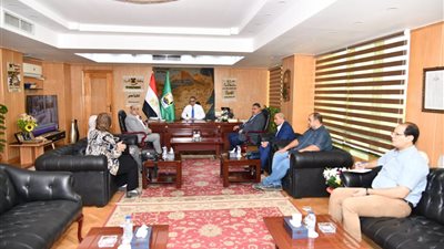 محافظ الفيوم يوجه بسرعة التعامل مع الآثار الناجمة عن الانهيار الجزئي بطريق كفر محفوظ - طامية