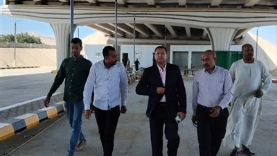 افتتاح وشيك لموقف سيارات الأجرة الجديد أسفل محور سمير فرج بالقرنة بعد الانتهاء من التجهيزات