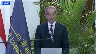 تبدأ للعاملين بالإمارات.. وزير الاتصالات: إتاحة استخراج شهادات المصريين بالخارج عبر منصة مصر الرقمية قريبًا