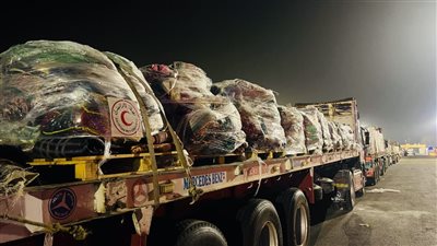 بطاطين وملابس ثقيلة وخيم.. الهلال الأحمر المصري يرسل مستلزمات شتوية إلى قطاع غزة 