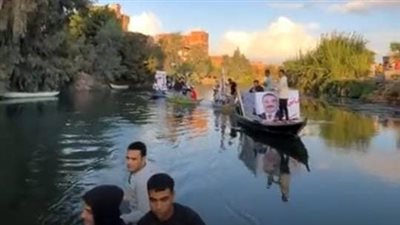 دعاية انتخابية خارج الصندوق.. مرشح بالمنوفية يفاجئ الجميع بمسيرة بالمراكب في بحر مليج