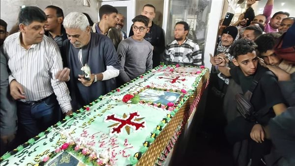 تورتة عملاقة في الليلة