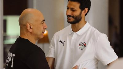 الشناوي يعتذر لـ حسام حسن بعد واقعة اعتراضه على التبديل في مباراة كاب فيردي